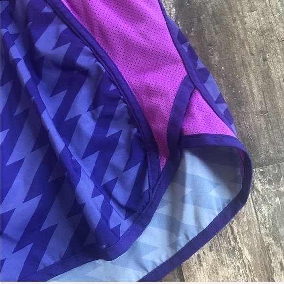 Old Navy lined active performance shorts size medium - Picture 3 of 6